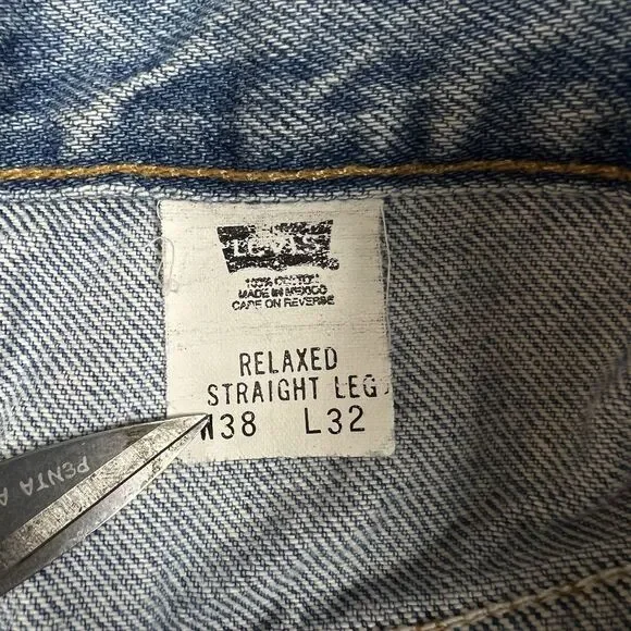 VINTAGE Levi's Jeans Mens 38x32 Blue Denim Relaxed Straight Light Wash Y2K Baggy